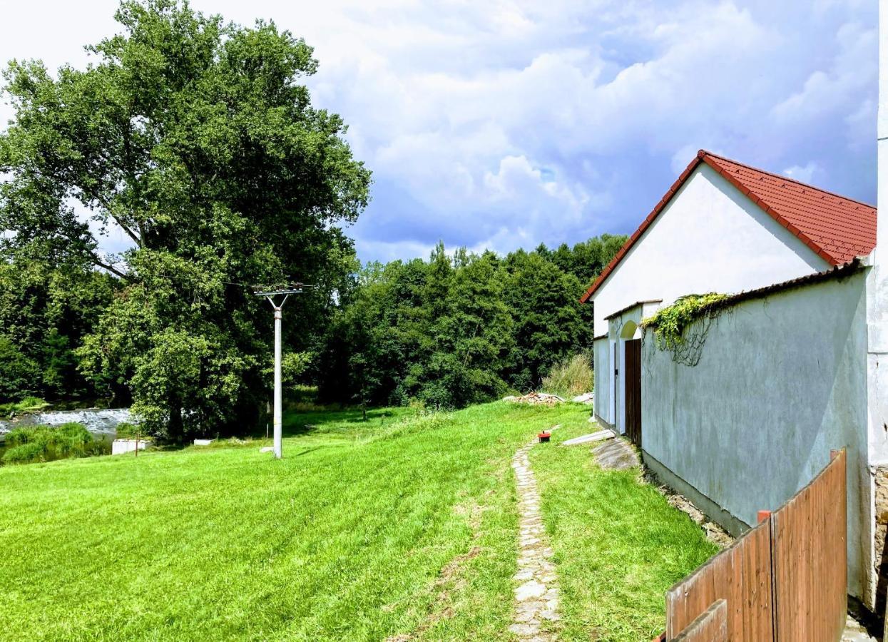 Apartmany U Reky Nezarky Lásenice Kültér fotó