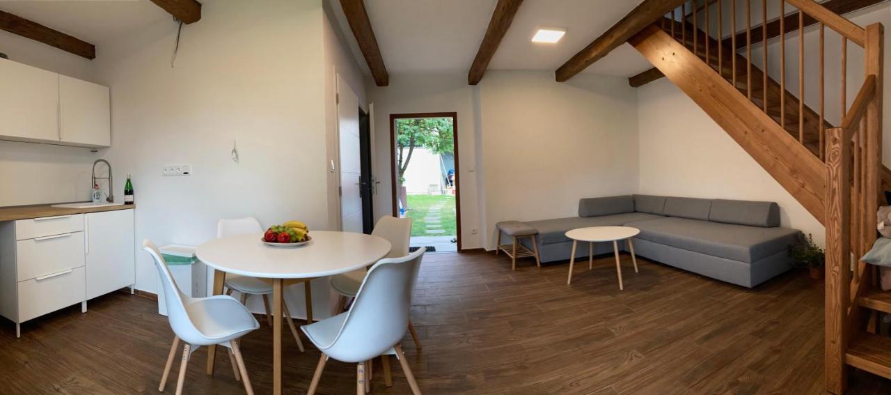 Apartmany U Reky Nezarky Lásenice Kültér fotó